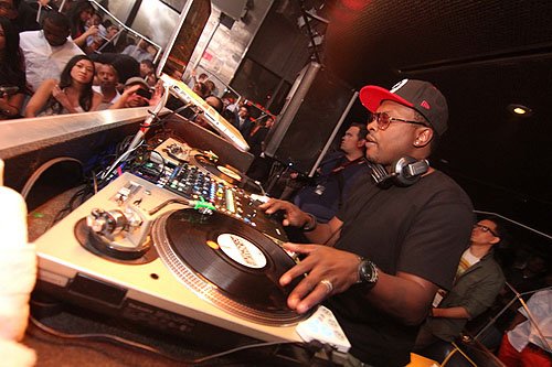 DJ Jazzy Jeff performs at Moon Nightclub 5.27.12